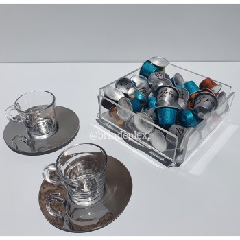 Panière en plexiglas