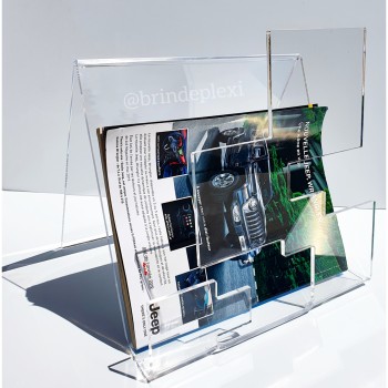 Porte revues en plexiglas