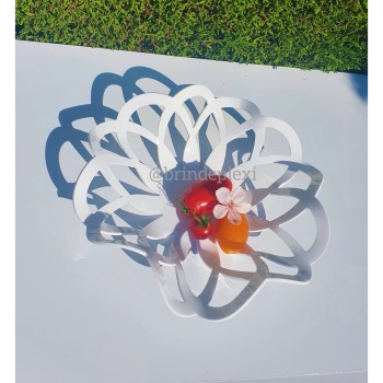 Corbeille en plexiglas blanc